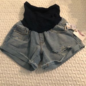 New with tags Jessica Simpson maternity shorts.